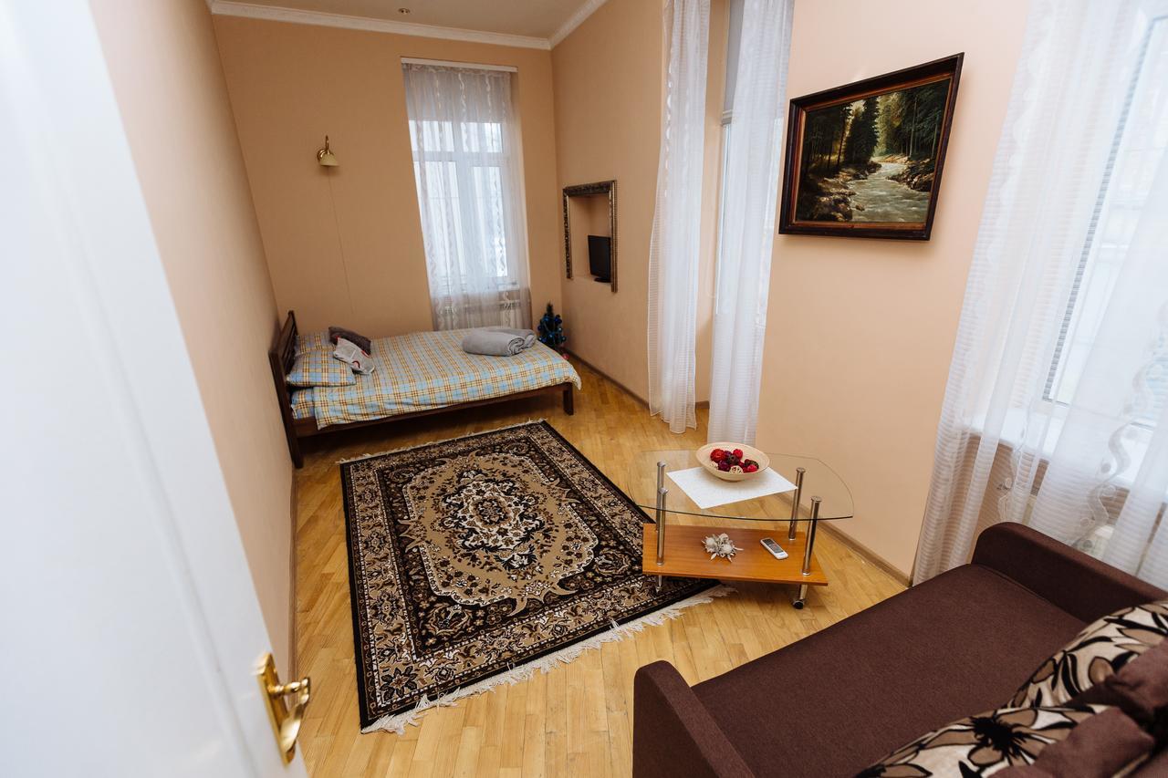 Apartments On Teatralna 26 Lviv Exterior photo